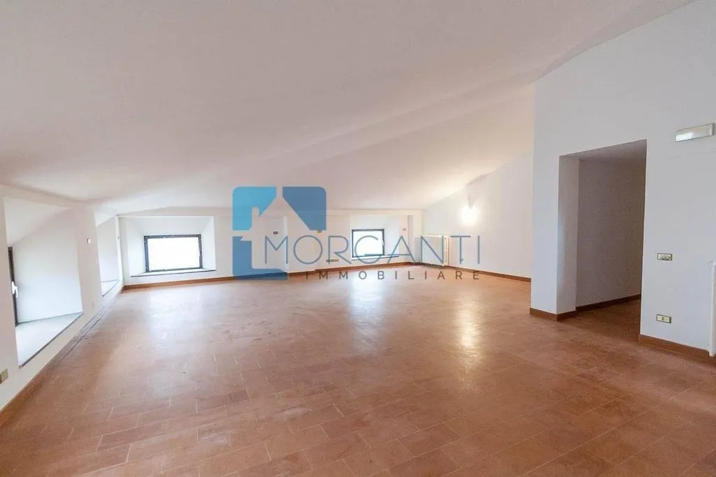 Pièces - Luxury Apartment with Piazza View in Pietrasanta