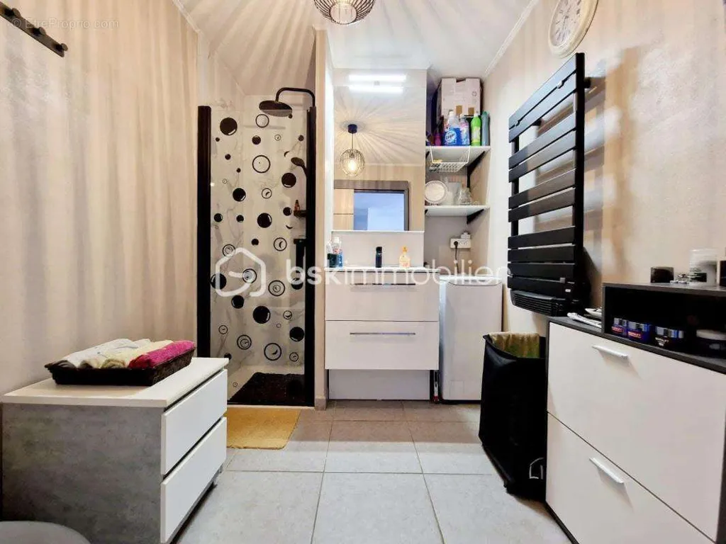 Salles de bain - Appartement avec terrasse et parking dans résidence sécurisée