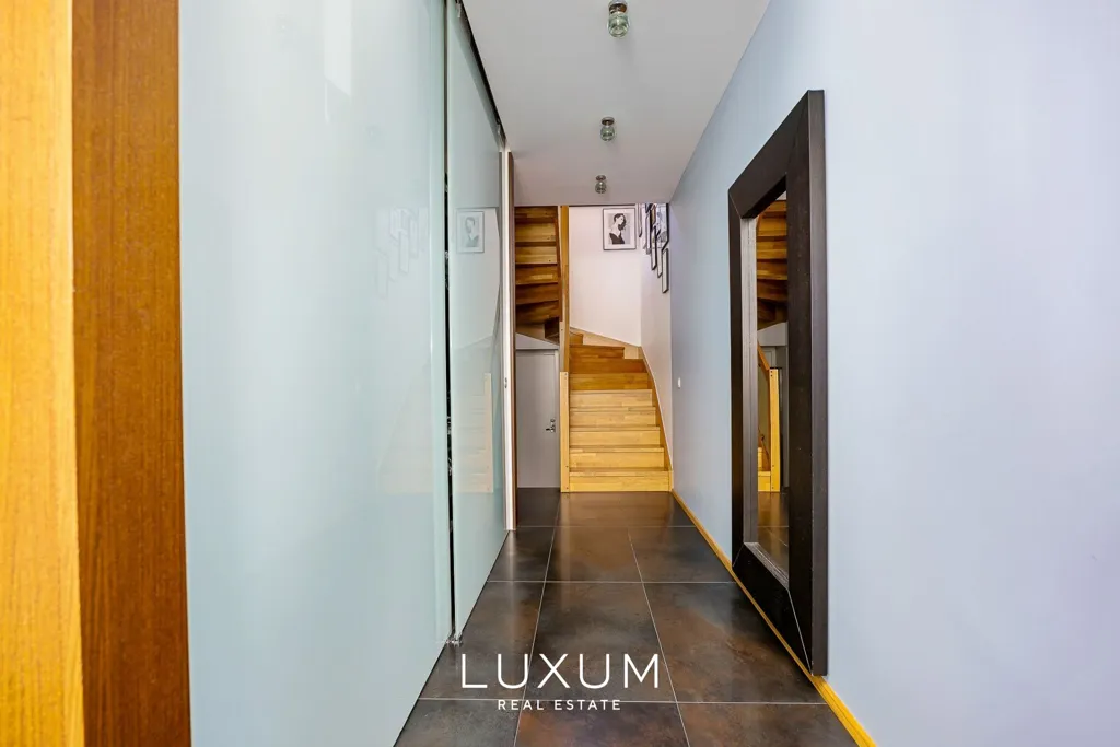 Entrée - Detached Family Home with Elevated Plot in Nõmme