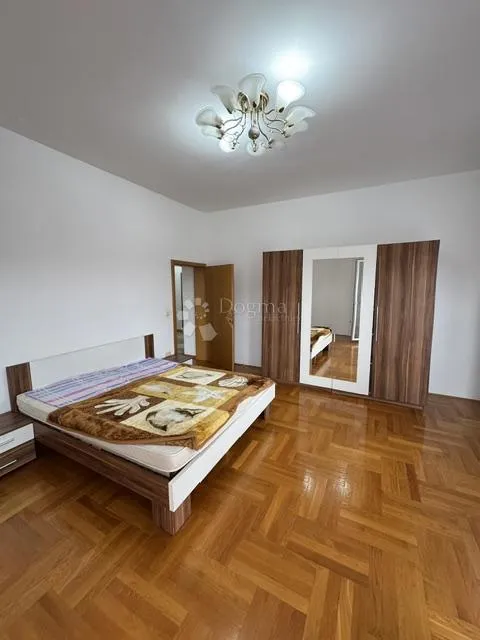 Magamistoad - Flat for 15 Workers in Gornja Dubrava