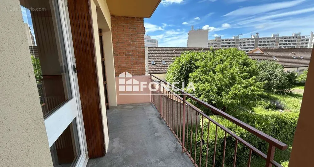 Balcony - Type 2 Flat with Balcony in Roanne