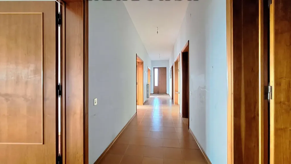 Esik - Independent House with Large Garden in Osimo