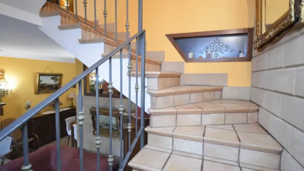 Pièces - Terraced Villa with Balcony in Rossano