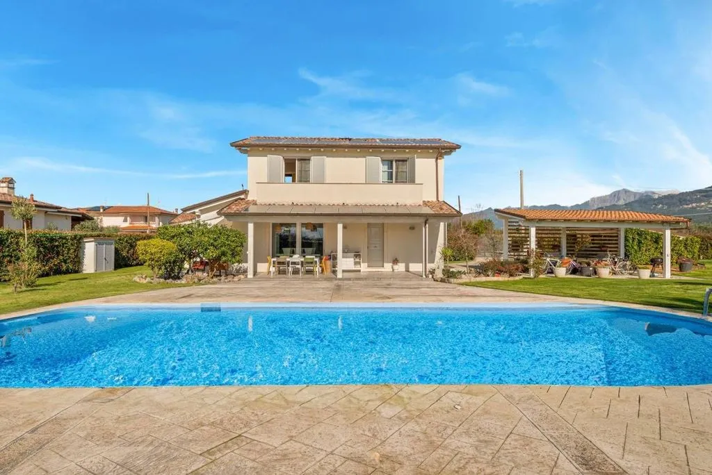 Piscine - Modern Villa with Pool in Lido di Camaiore