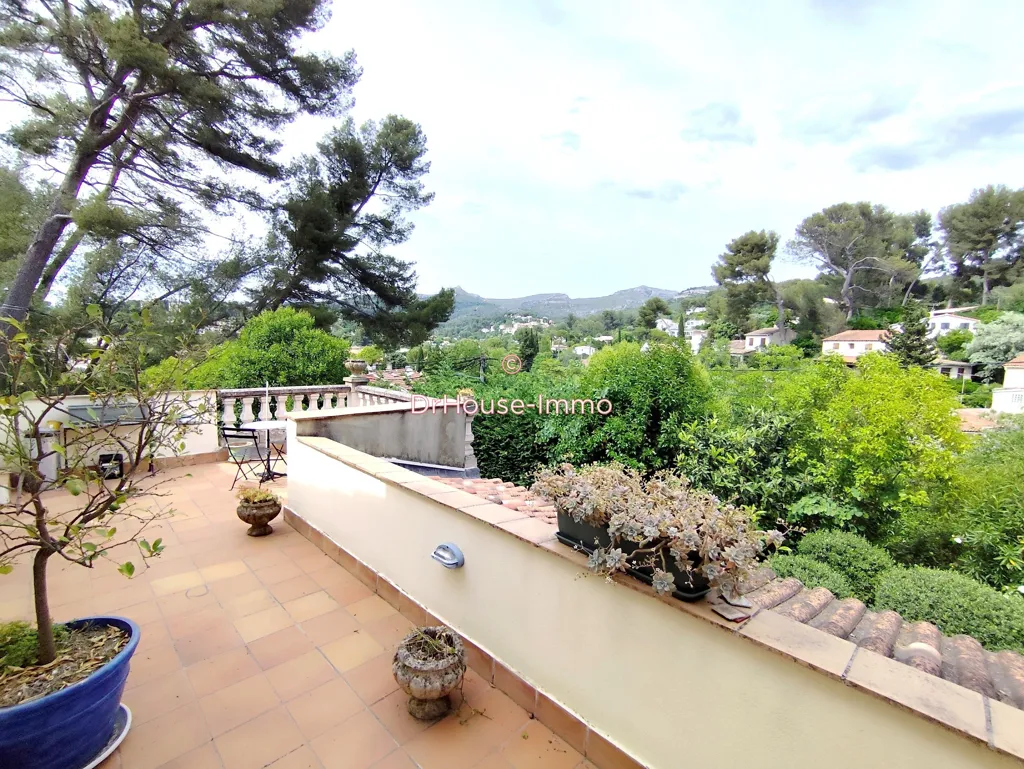 Terrass - Traditional House with Pool near Les Camoins