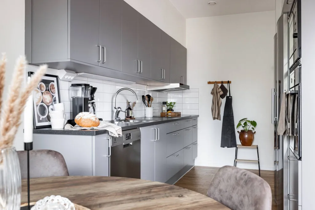 Köök - Penthouse Flat with South-West Balcony in Gavelläge