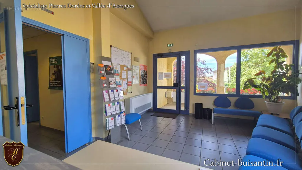 Ingresso - Office Building in Village Centre, Le Bois d'Oingt