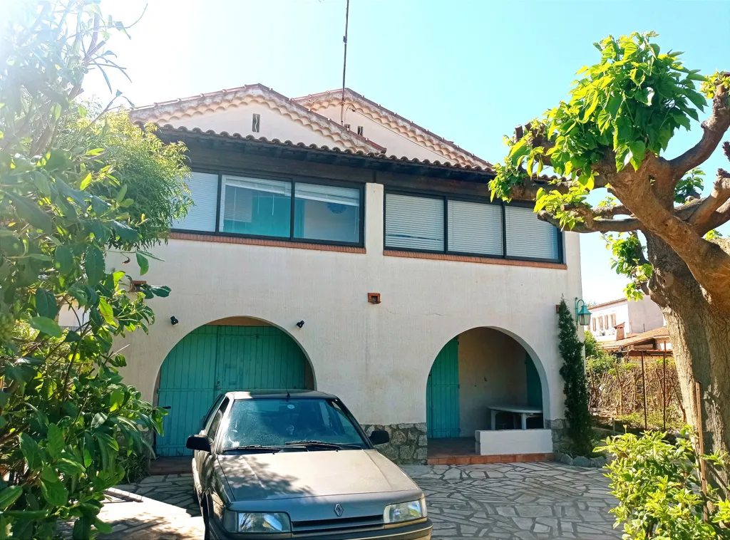 Extérieur - Haut de Villa à Rénover au Centre-ville du Pradet