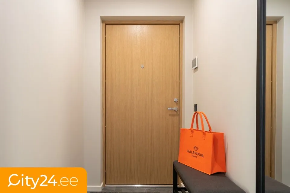 hallway_entrance