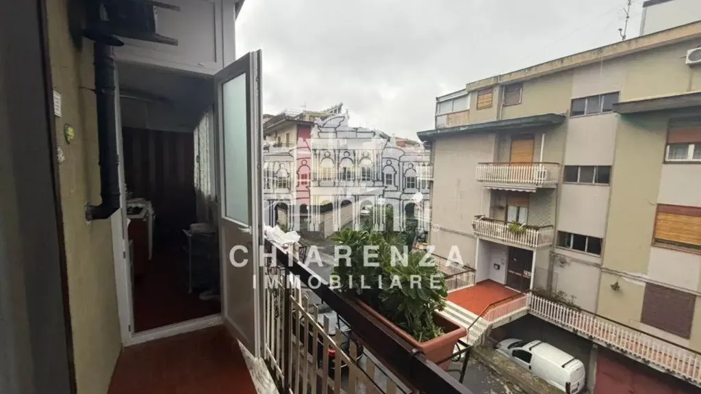 Balcon - Rustic-Style Apartment with Balconies in Catania