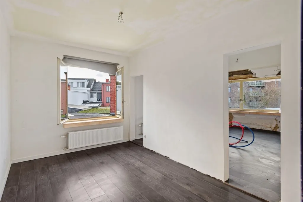 Toad - Commercial Space with Residential Option in Duffel