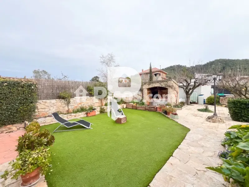 Jardin - Chalet with Jacuzzi in Vallirana