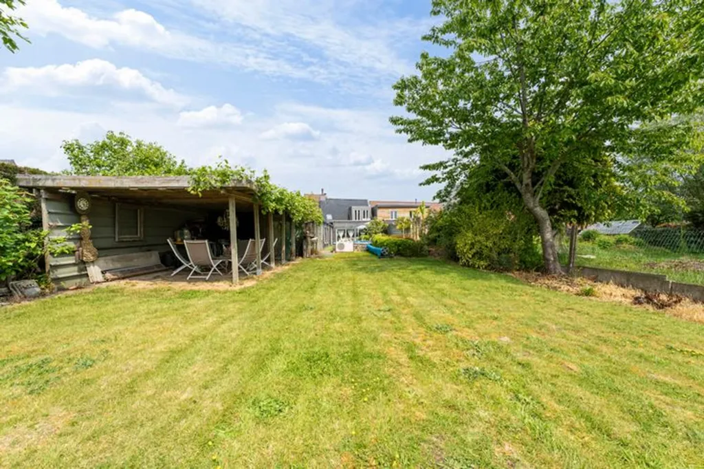 Aed - House with Swimming Pool in Wevelgem