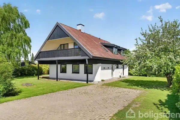 Välivaade - Modernised Villa with Garden in Ølstykke