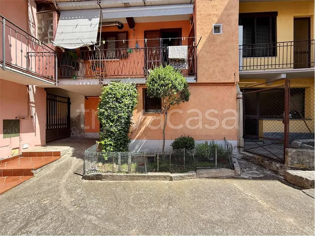Jardin - Rustic Semi-detached House with Balcony in Armeno