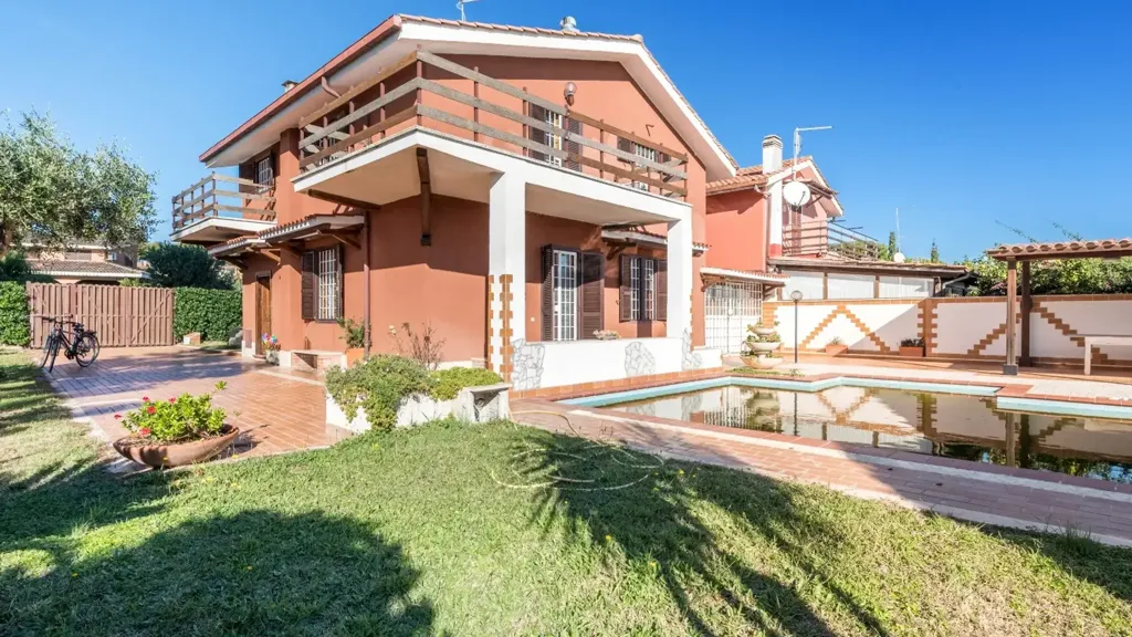 Bassein - Villa with Garden in Ladispoli