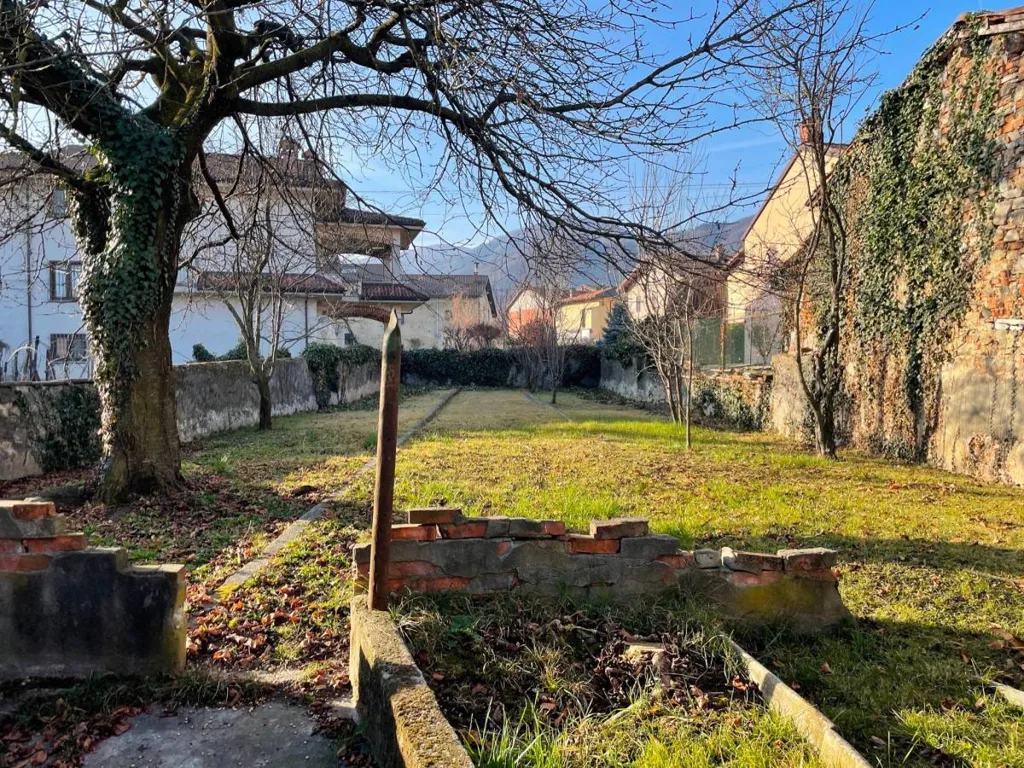 Garden - Independent House with Garden in Boves