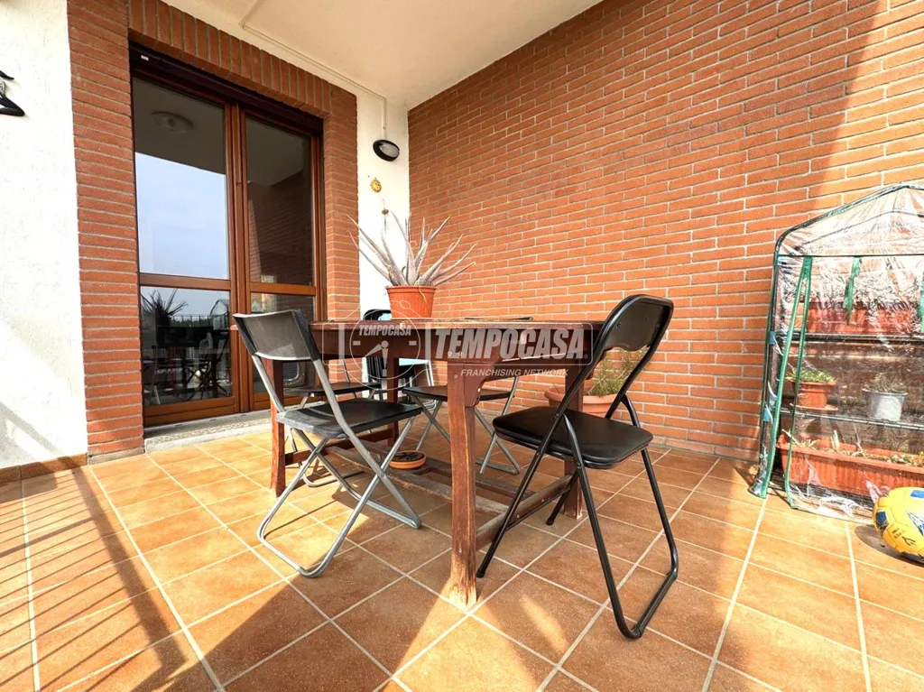 Terrass - Modern Apartment with Triple Aspect View in Givoletto