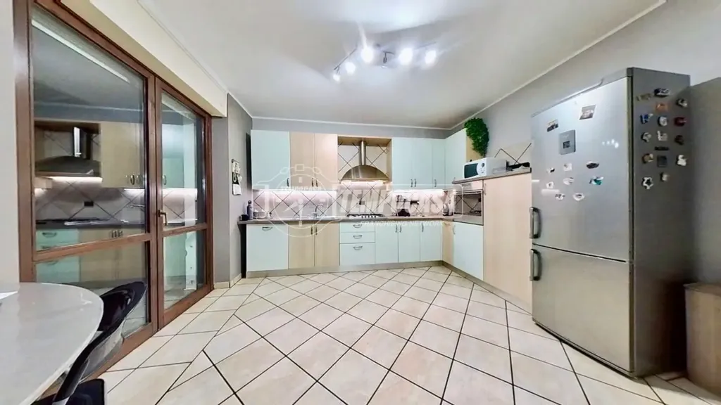 Cuisine - Villa with Private Garden in Robassomero