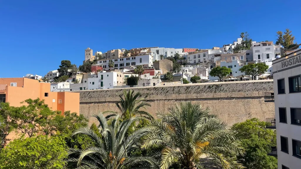 2-toaline korter asukohas Ibiza