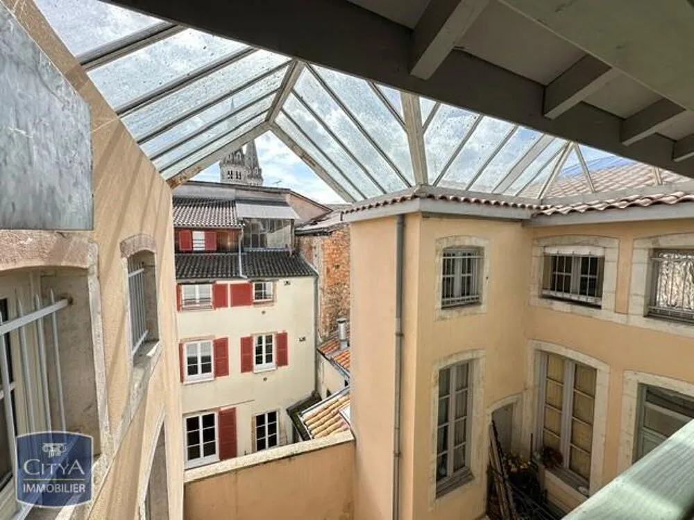 Garden - Renovated 2-Bedroom Apartment in Mâcon Centre