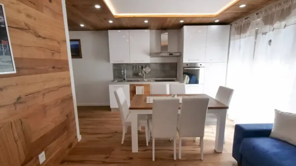 Salle à manger - Rustic-Style Flat with Balcony in Aprica