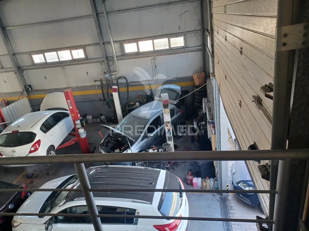 Garage - Equipped Workshop in Campo Maior Industrial Zone