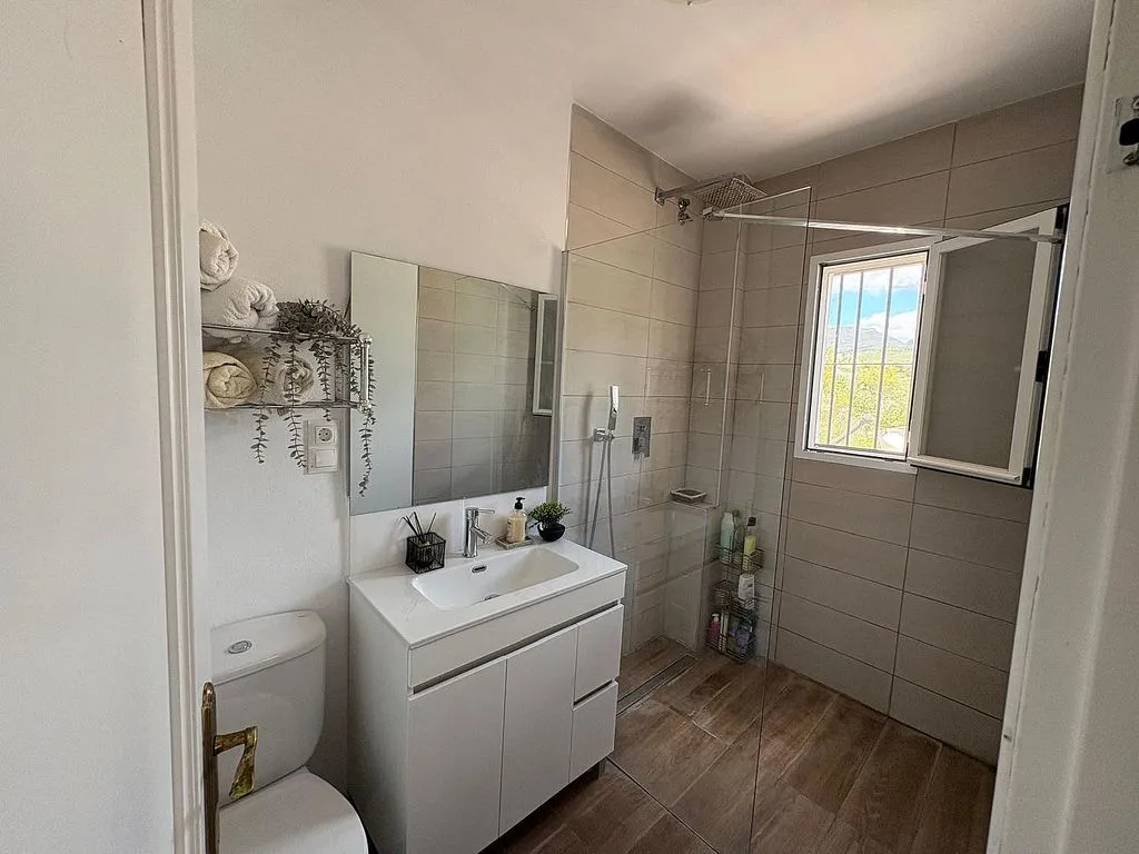 Vannitoad - Chalet with Pool and Terrace in La Viñuela