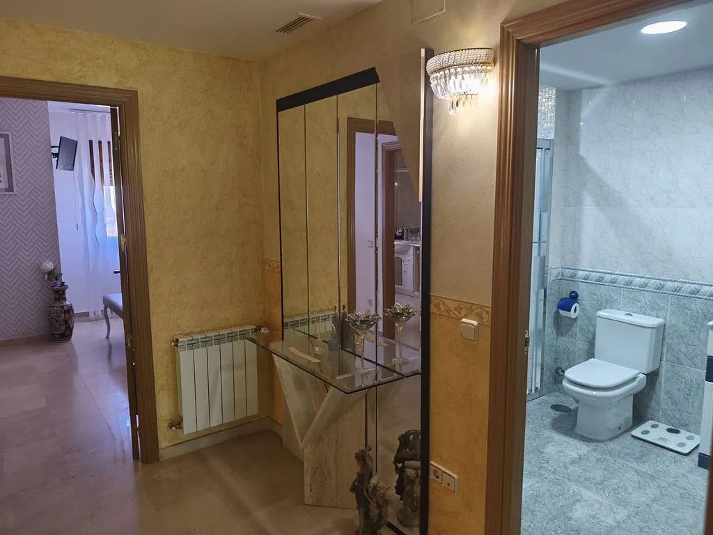 Salles de bain - Adosado with A/C and Fireplace in Bargas