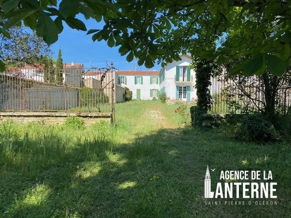 Garden - Luxury House with Garden in Saint-Pierre-d'Oléron