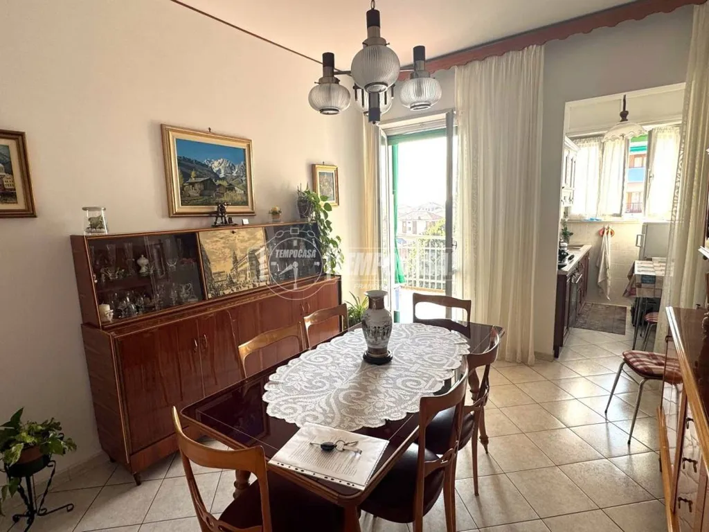 Söögituba - Rearranged Apartment with Balcony in Collegno