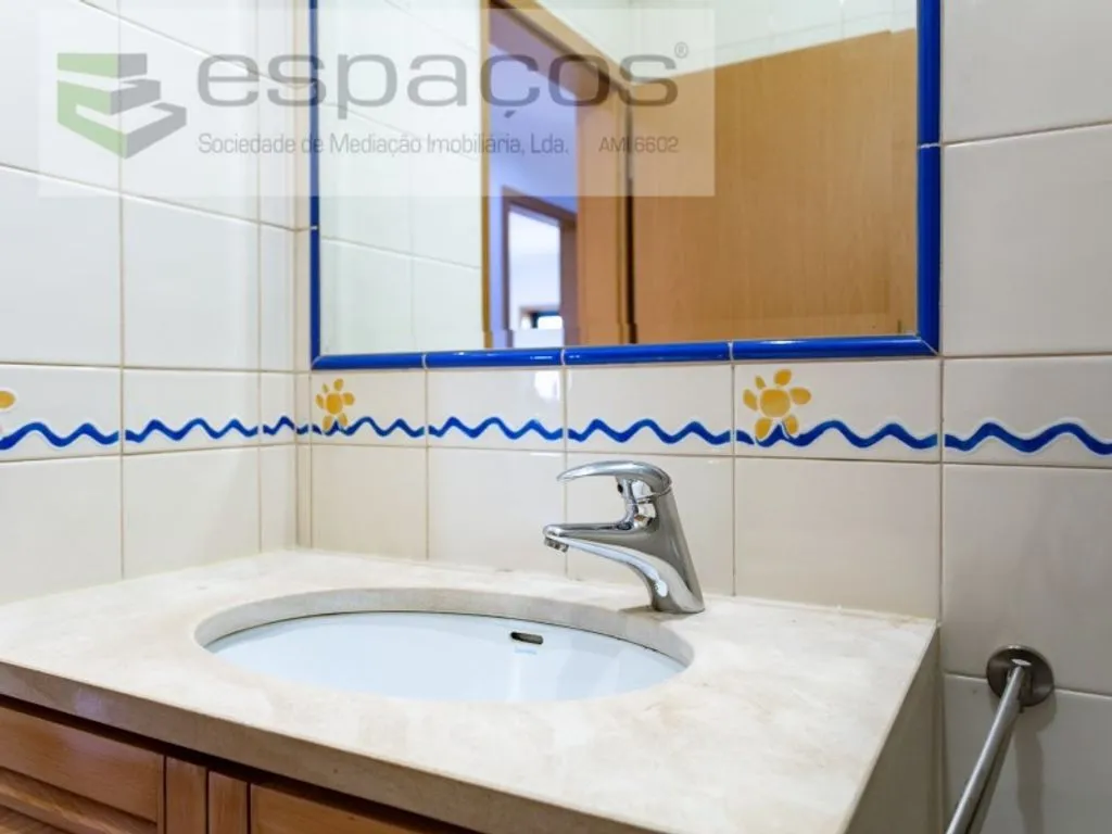 Vannitoad - Luxury Apartment with River View in Bobadela