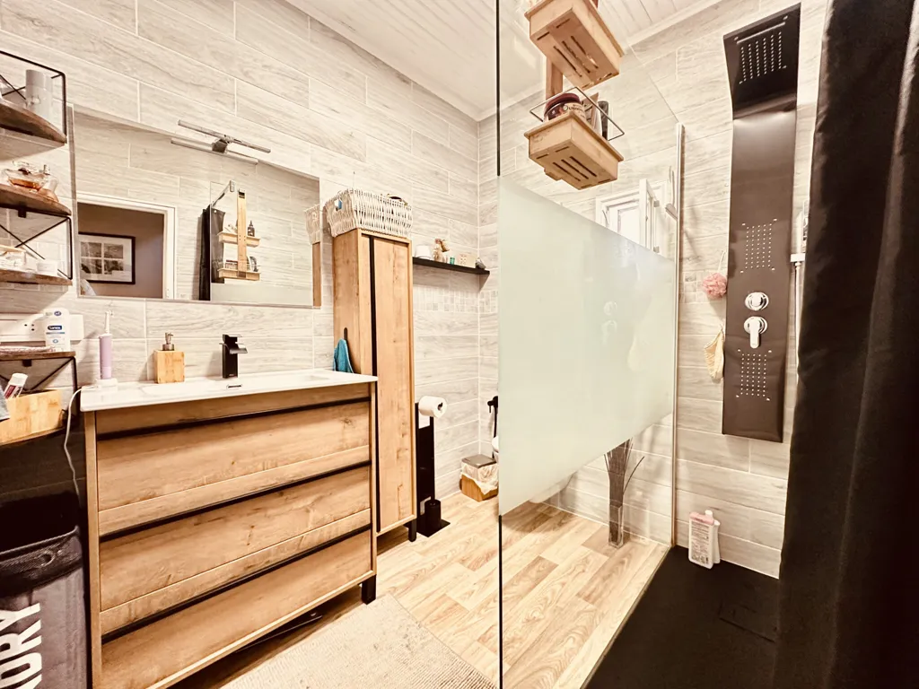 Bagni - Renovated House with Terrace in La Trinité