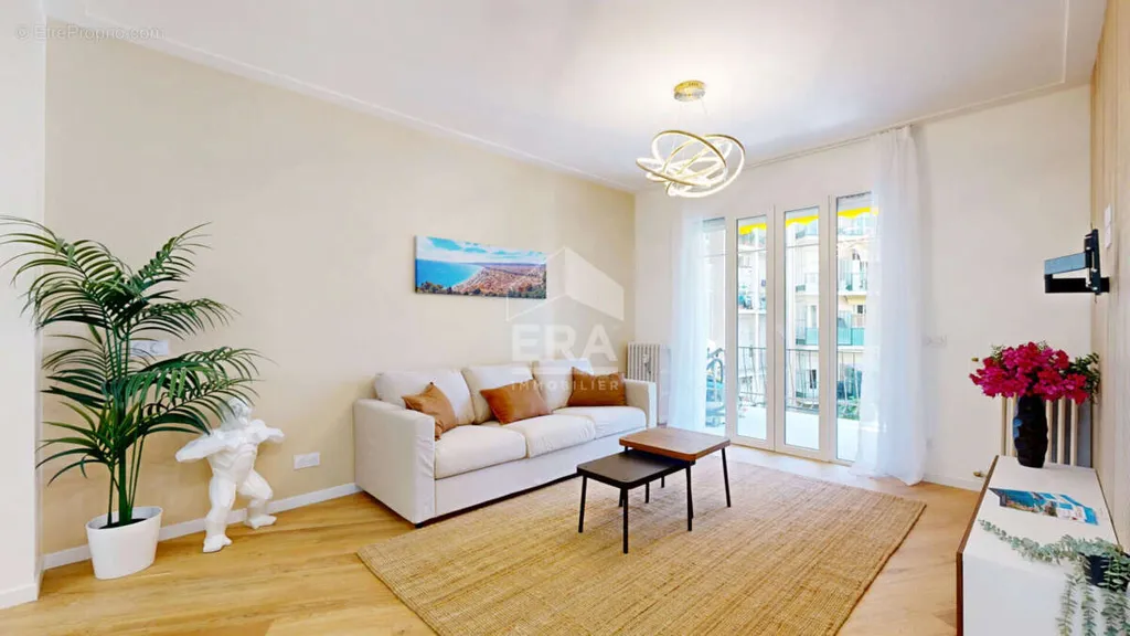 Séjour - Appartement Traversant avec Terrasse à Nice