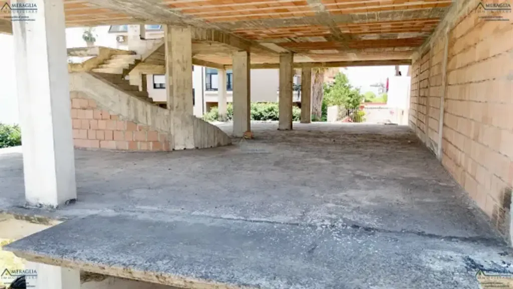Terrasse - Palazzo with Multiple Apartments in Parete