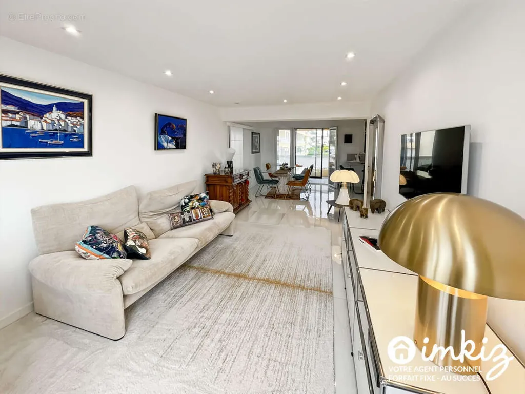 Soggiorno - Sea View Apartment with Terrace in Bandol