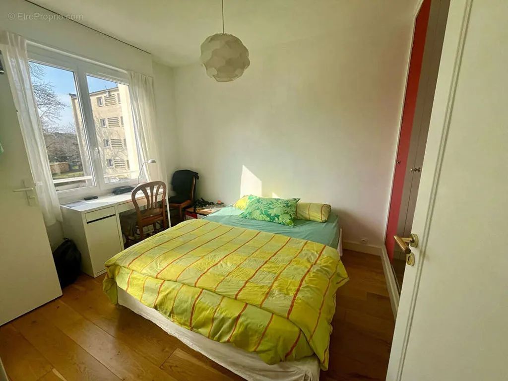 Dormitorios - 5-Piece Apartment with Balcony in Maisons-Laffitte
