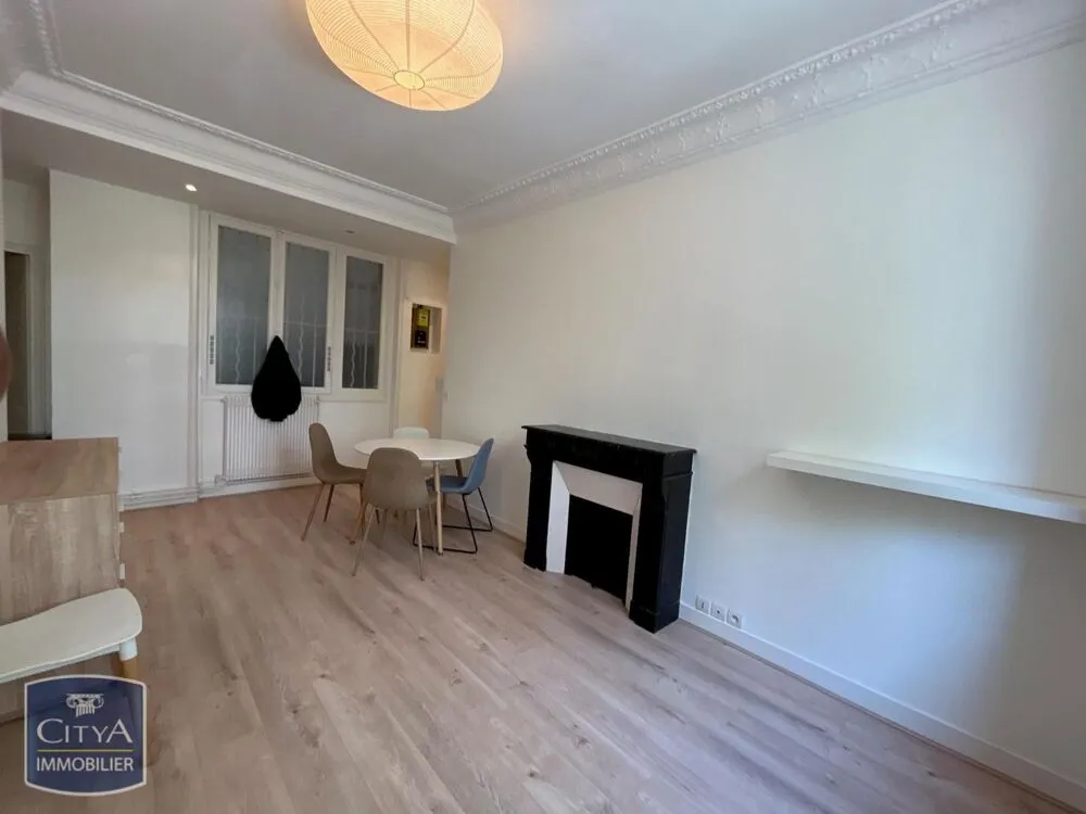 Elutuba - 2-Bedroom Apartment with Dedicated Office in Paris 18