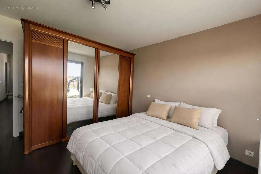 Camere da letto - Traversant Flat with Balconies in Roanne
