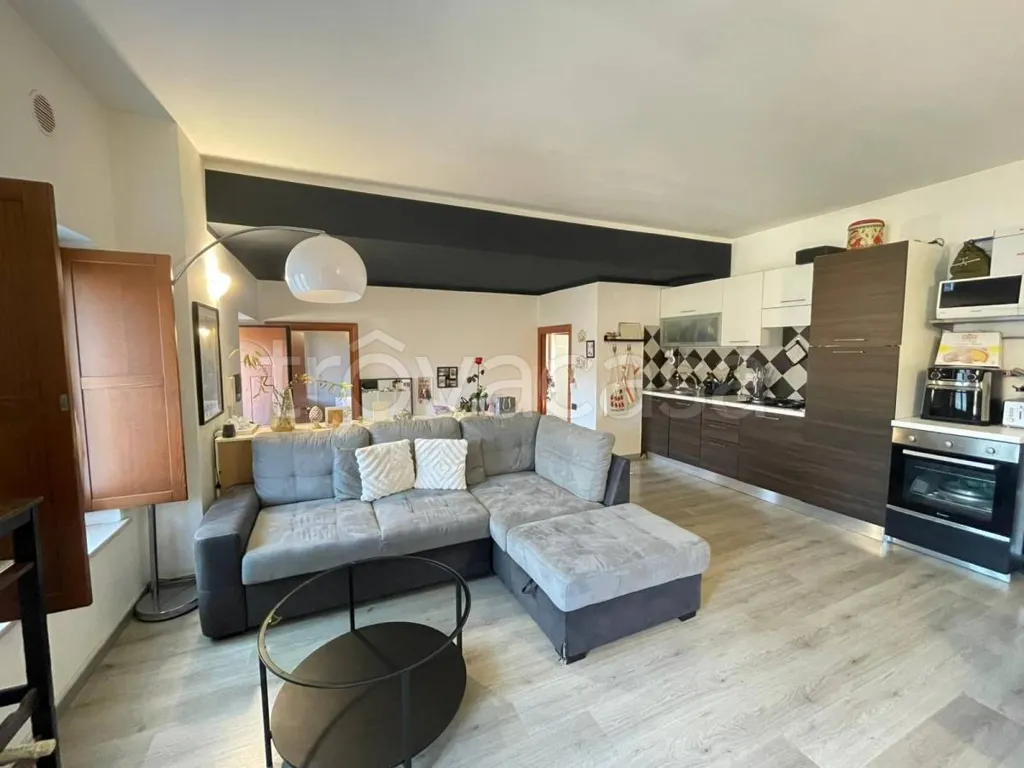 Séjour - Rearranged Apartment with Balcony in Collegno