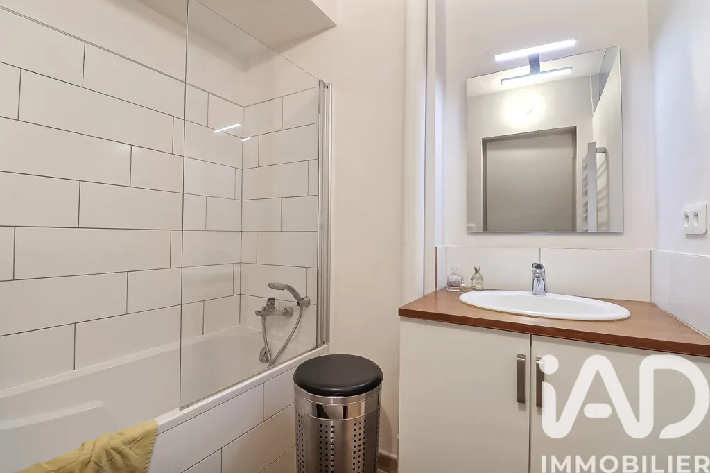 Bagni - Fully Renovated Apartment with Terrace in Nîmes