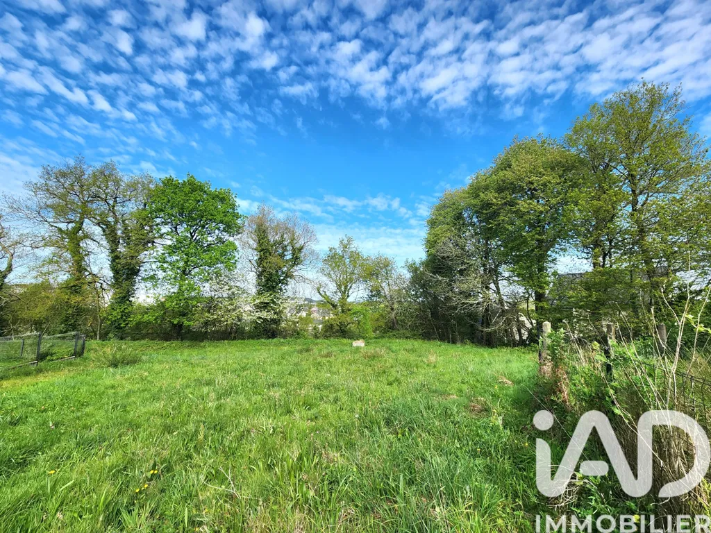 Aed - Buildable Plot with Tree View in Bain-de-Bretagne