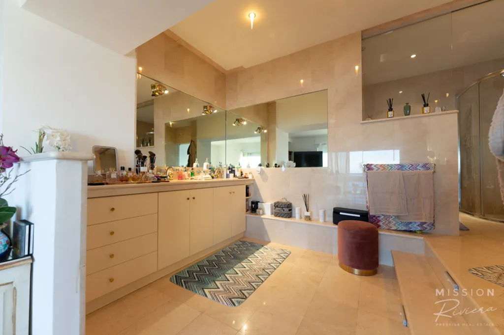 Salles de bain - Appartement Duplex avec Vue Mer au Cap de Nice