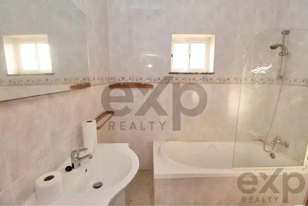 Vannitoad - Detached Villa with Sea View in Moncarapacho