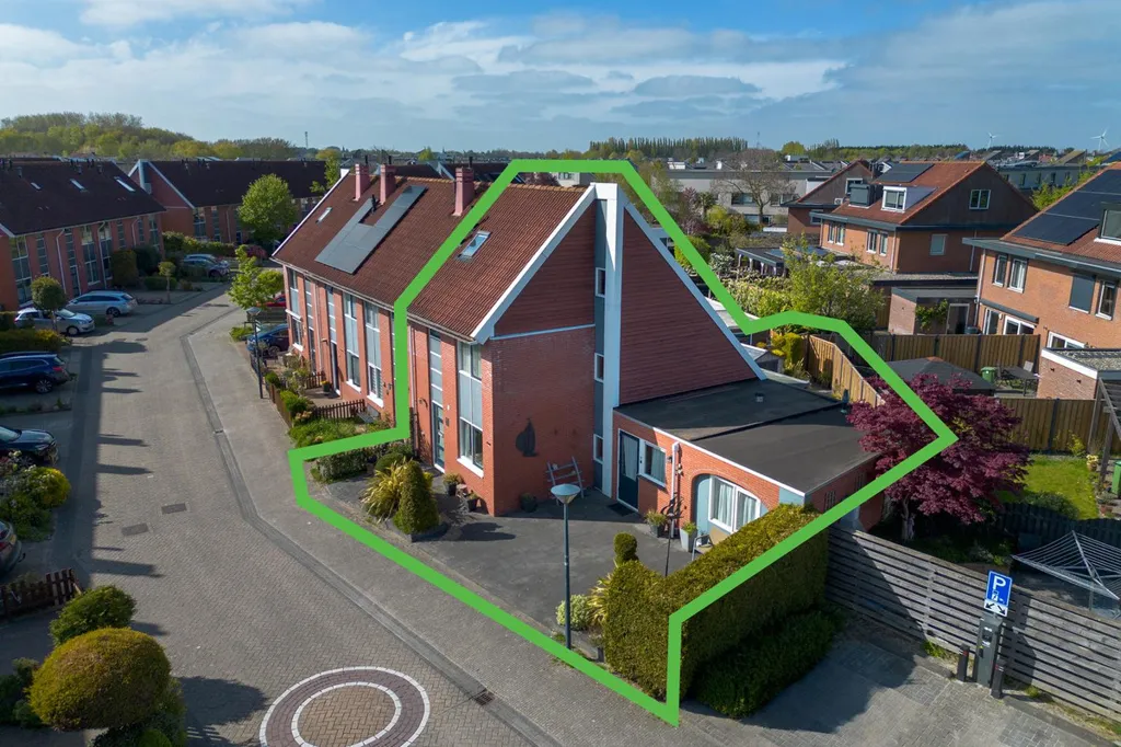 Vue aérienne - Corner House with Overhang in Hoorn