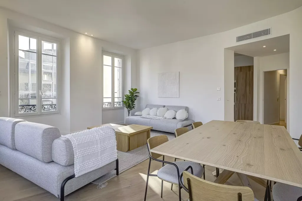 Living Room - Renovated 5-Piece Apartment with View in Nice