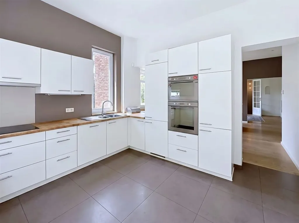 Cuisine - Maison 3 Façades avec Ascenseur à Uccle