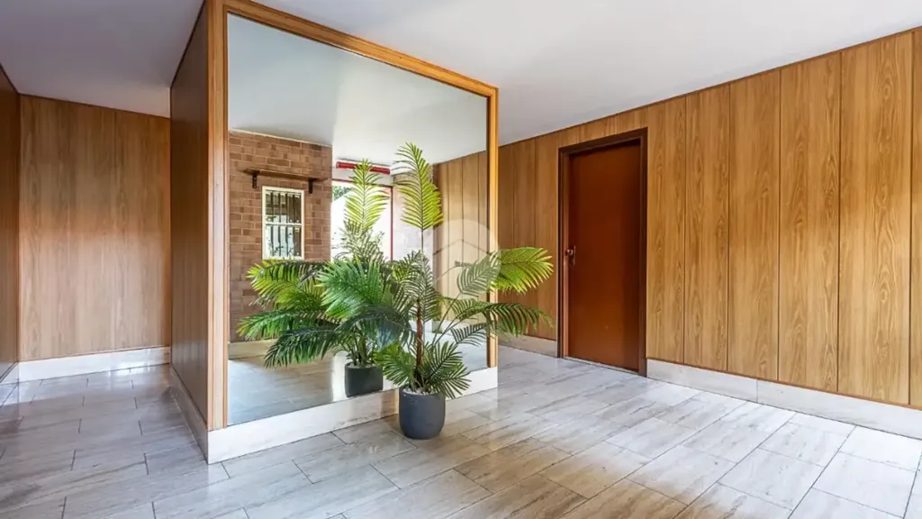 hallway_entrance
