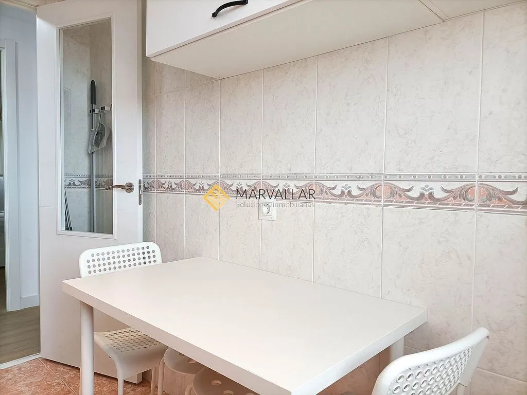 Salle à manger - Modern Flat with University Proximity in Los Castros