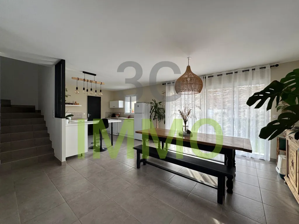 Esszimmer - Recent Villa with Large Volumes in Poulx